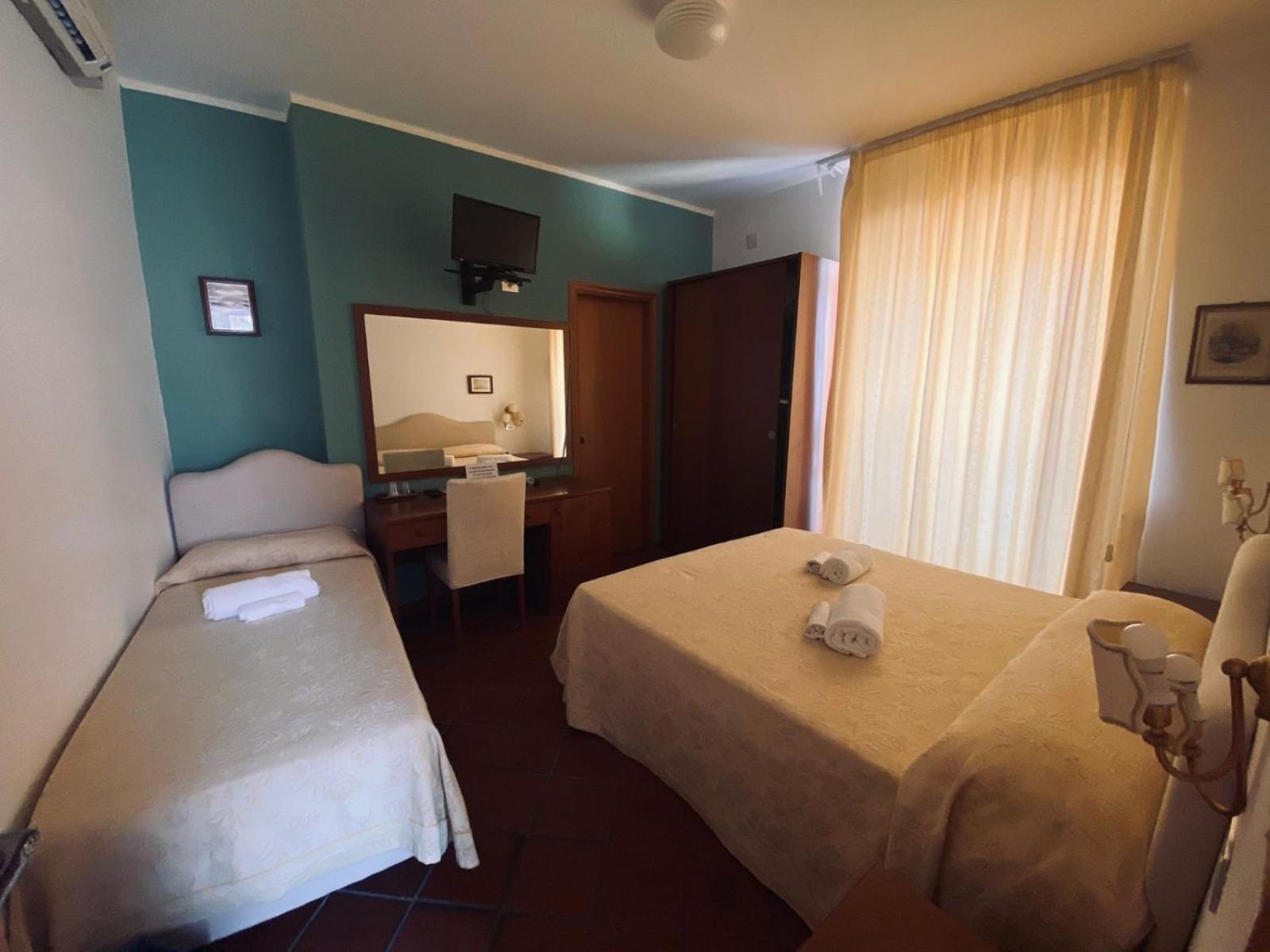 Bed and Breakfast Caterina House Nel Borgo Piu Bello D'Italia San Lucido Zimmer foto