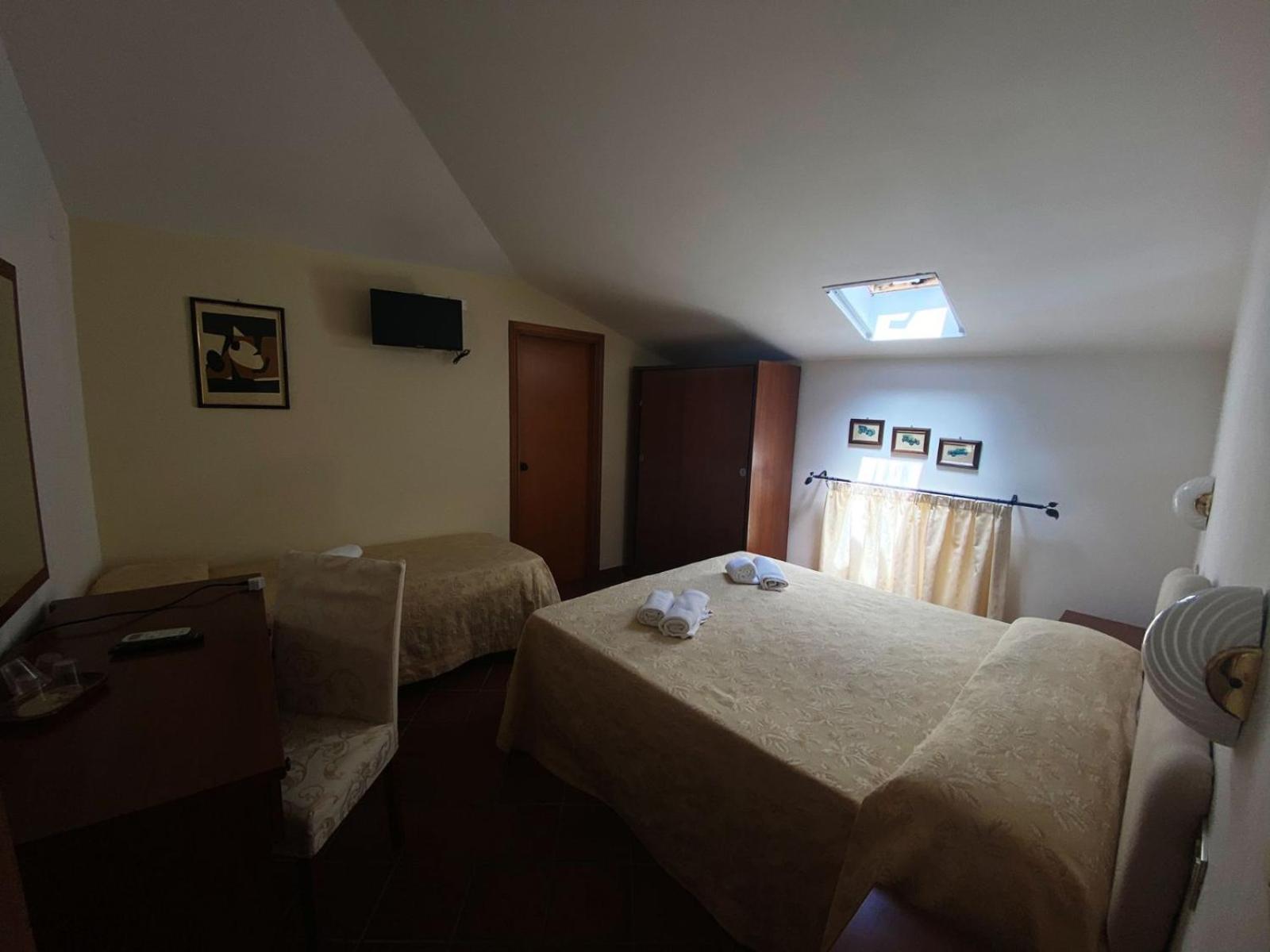 Bed and Breakfast Caterina House Nel Borgo Piu Bello D'Italia San Lucido Zimmer foto